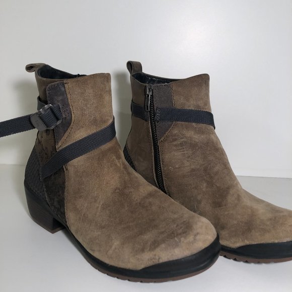 Keens Size 7 suede brown winter boots - Keens - Picture 11 of 12